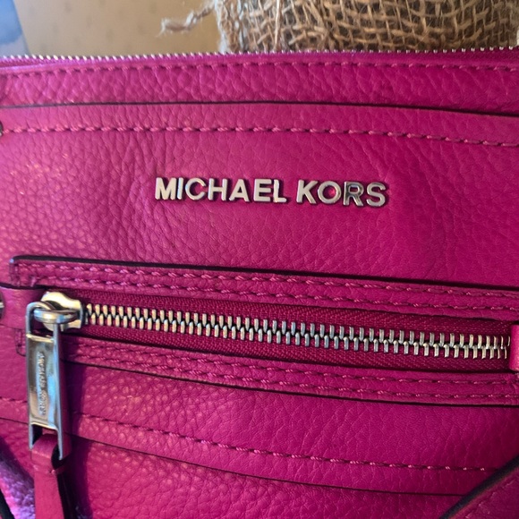 Michael Kors, HOT PINK, soft pebble leather crossbody. Zip pocket on front. - Picture 11 of 11